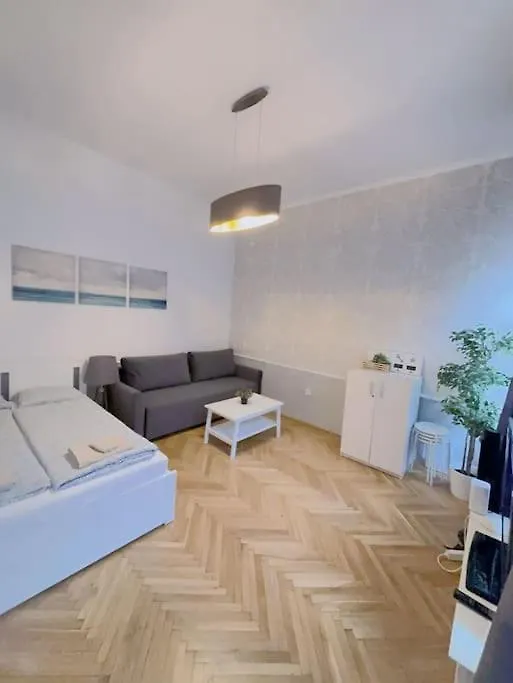 Quiet Cabin In City Center Budapest Hungary
