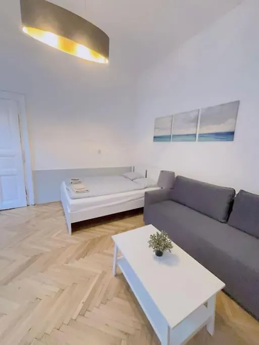 Quiet Cabin In City Center Budapest